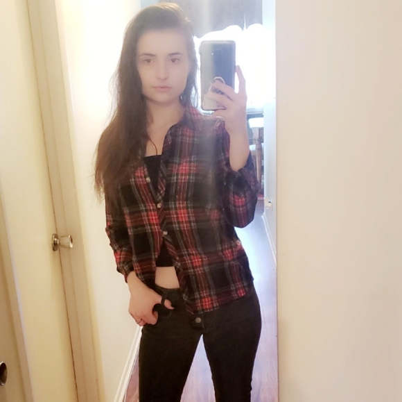 Meet your Posher, Angie - Picture 2 of 2